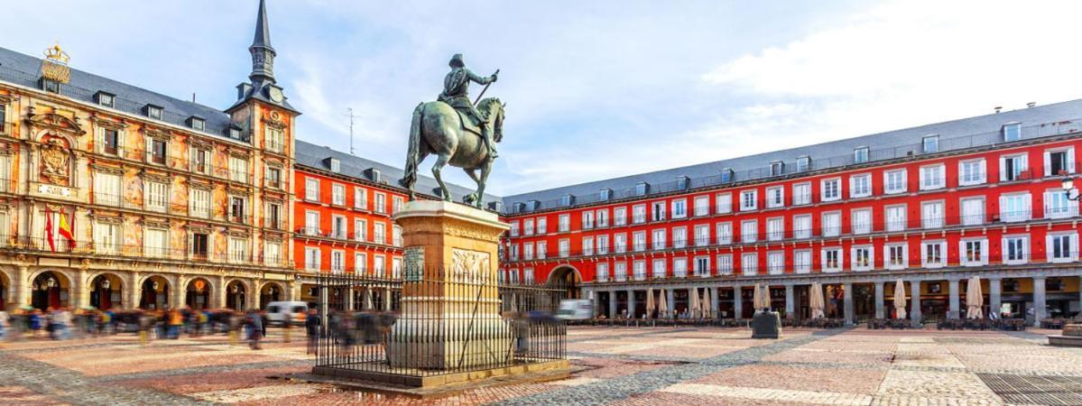 Parsa Booking Madrid Eksteriør bilde